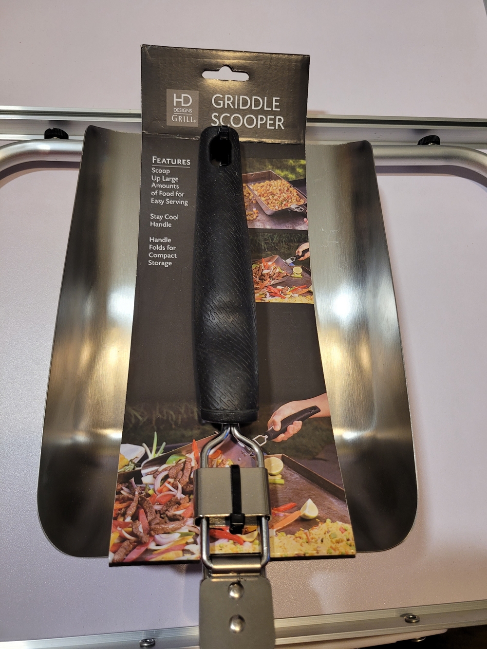 Griddle Scooper – Black Handle